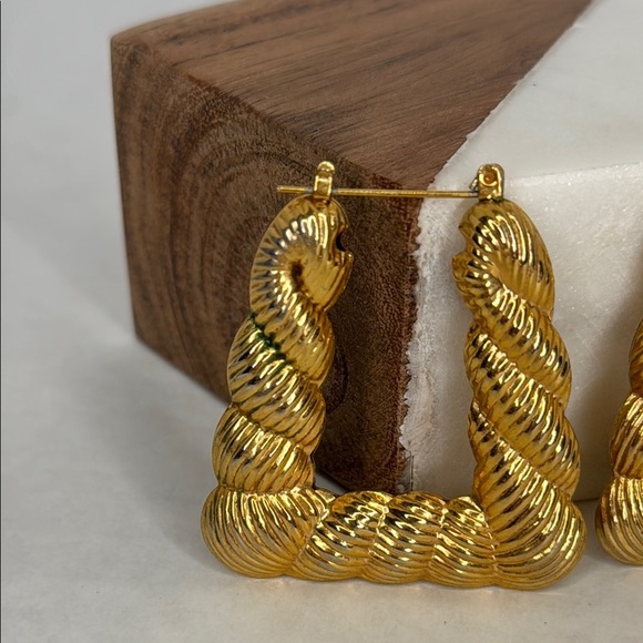 Estate Vintage Gold Twisted Hoop Earrings Lot E12 - Picture 8 of 12